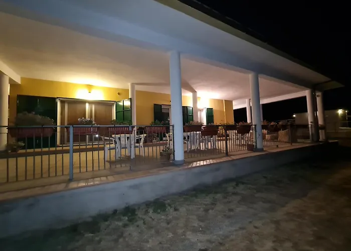 Alojamento de Acomodação e Pequeno-almoço La Petrosa 3*