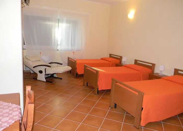 Alojamento de Acomodação e Pequeno-almoço La Petrosa 3*